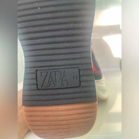 Zara - Picture 4 of 4